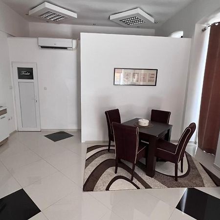Stan Na Dan Vrsac 1 Apartment Exterior photo